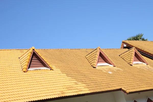 Smart Homeowners Choose the Right Roofing Contractor